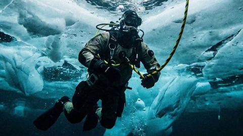 Suché potápačské obleky